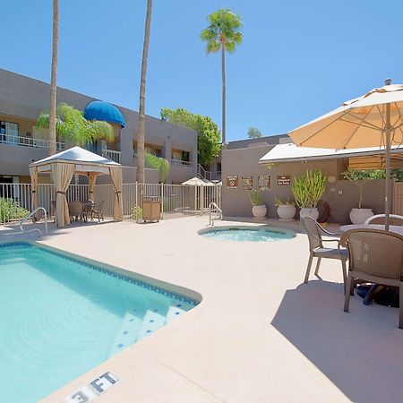 Best Western Innsuites Phoenix Hotel & Suites Экстерьер фото