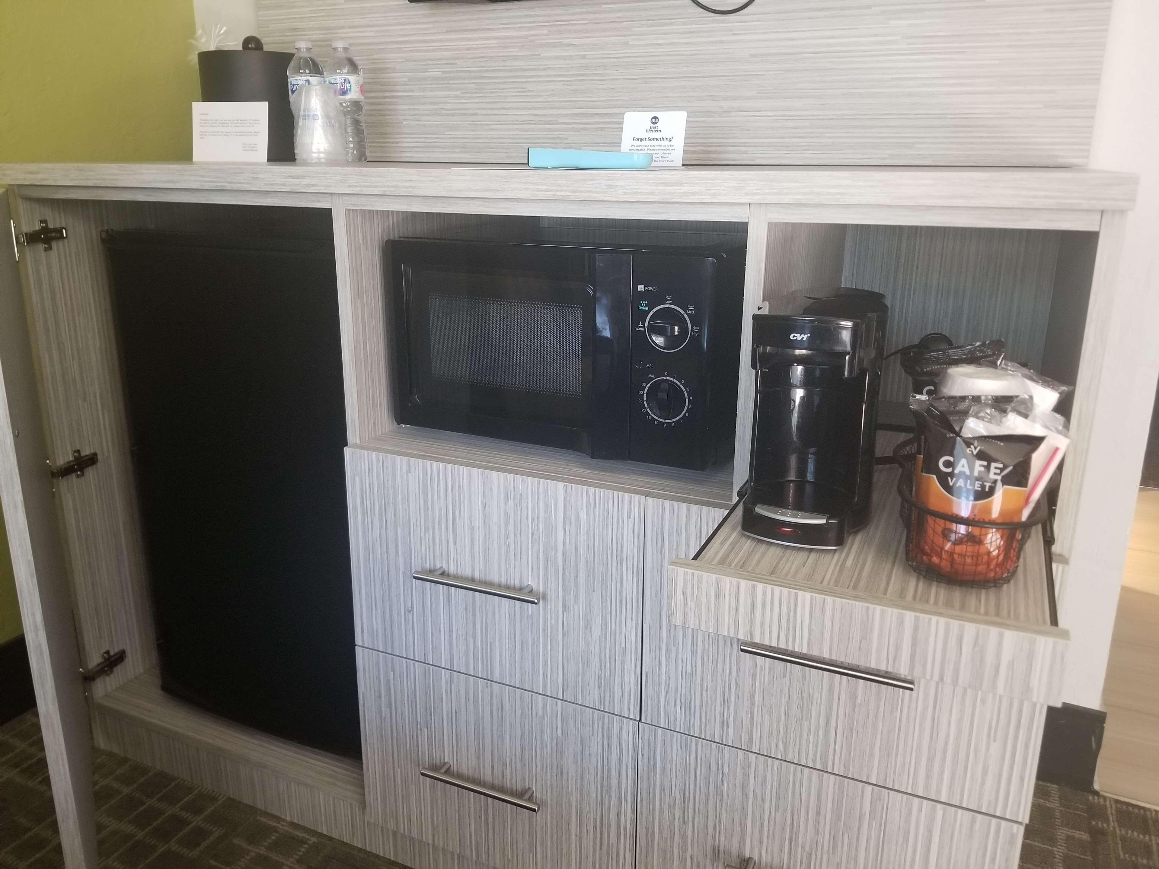 Best Western Innsuites Phoenix Hotel & Suites Экстерьер фото