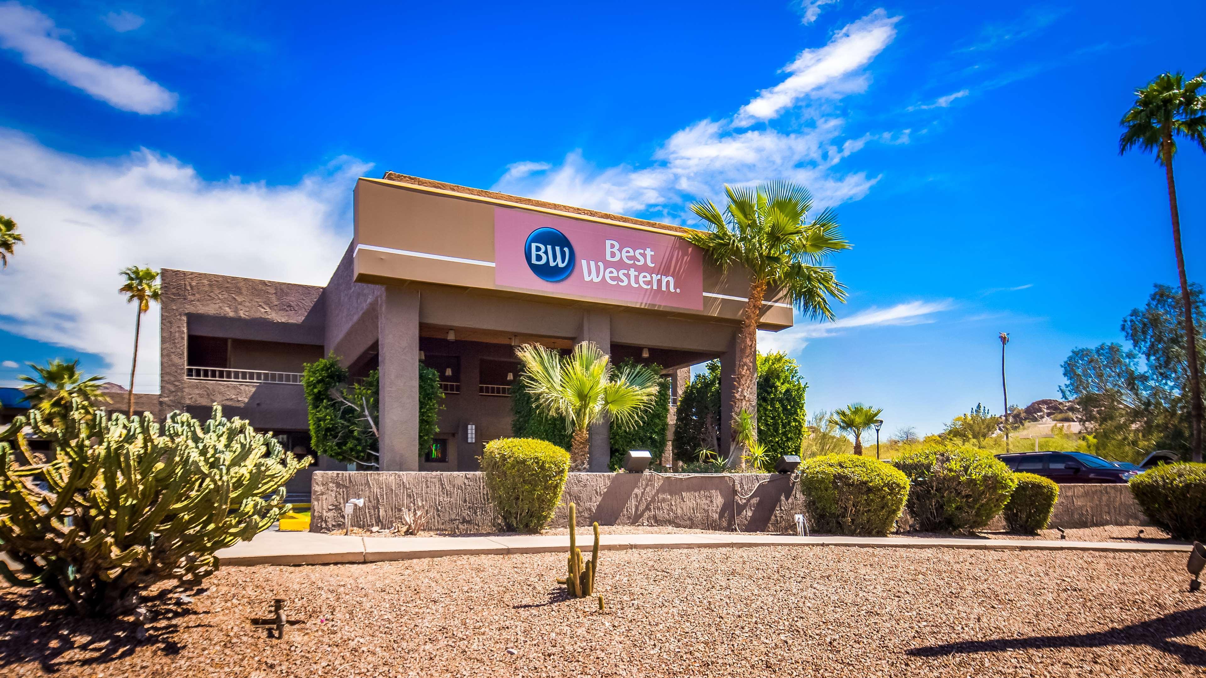 Best Western Innsuites Phoenix Hotel & Suites Экстерьер фото
