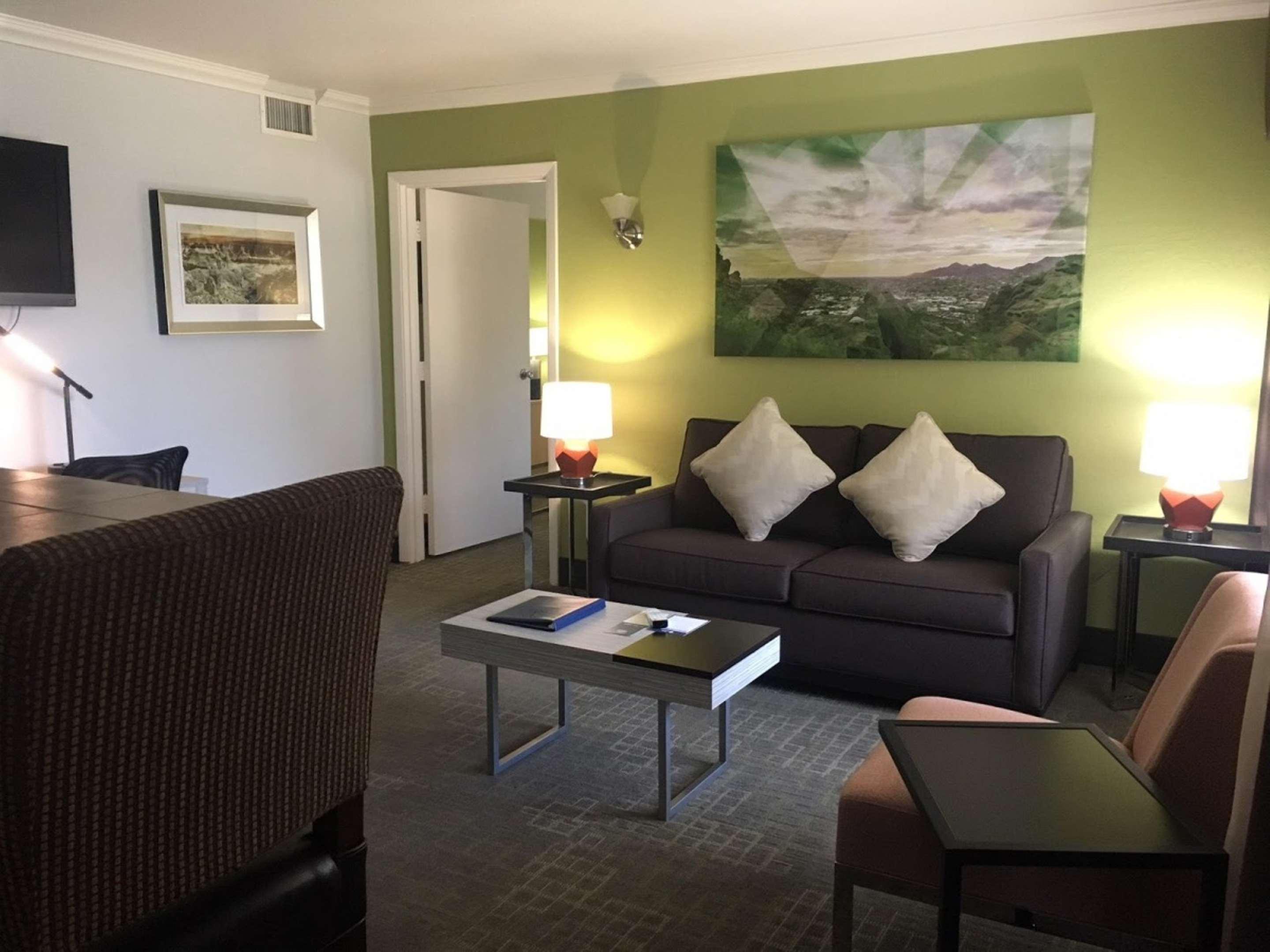 Best Western Innsuites Phoenix Hotel & Suites Экстерьер фото
