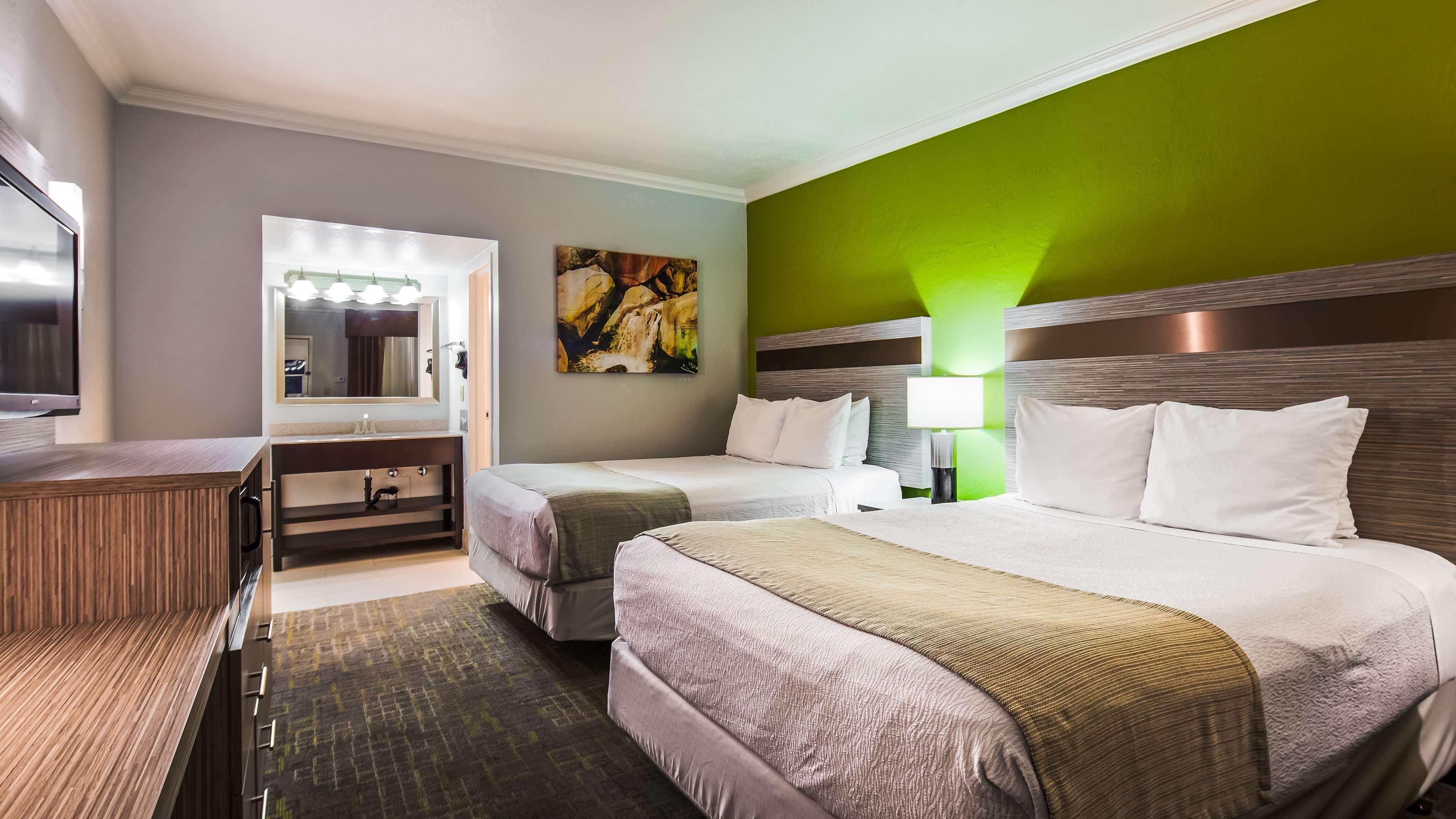 Best Western Innsuites Phoenix Hotel & Suites Экстерьер фото