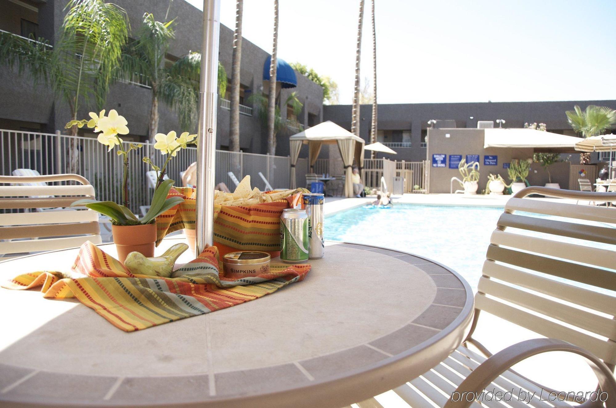 Best Western Innsuites Phoenix Hotel & Suites Экстерьер фото