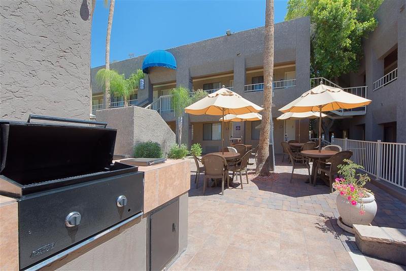 Best Western Innsuites Phoenix Hotel & Suites Экстерьер фото