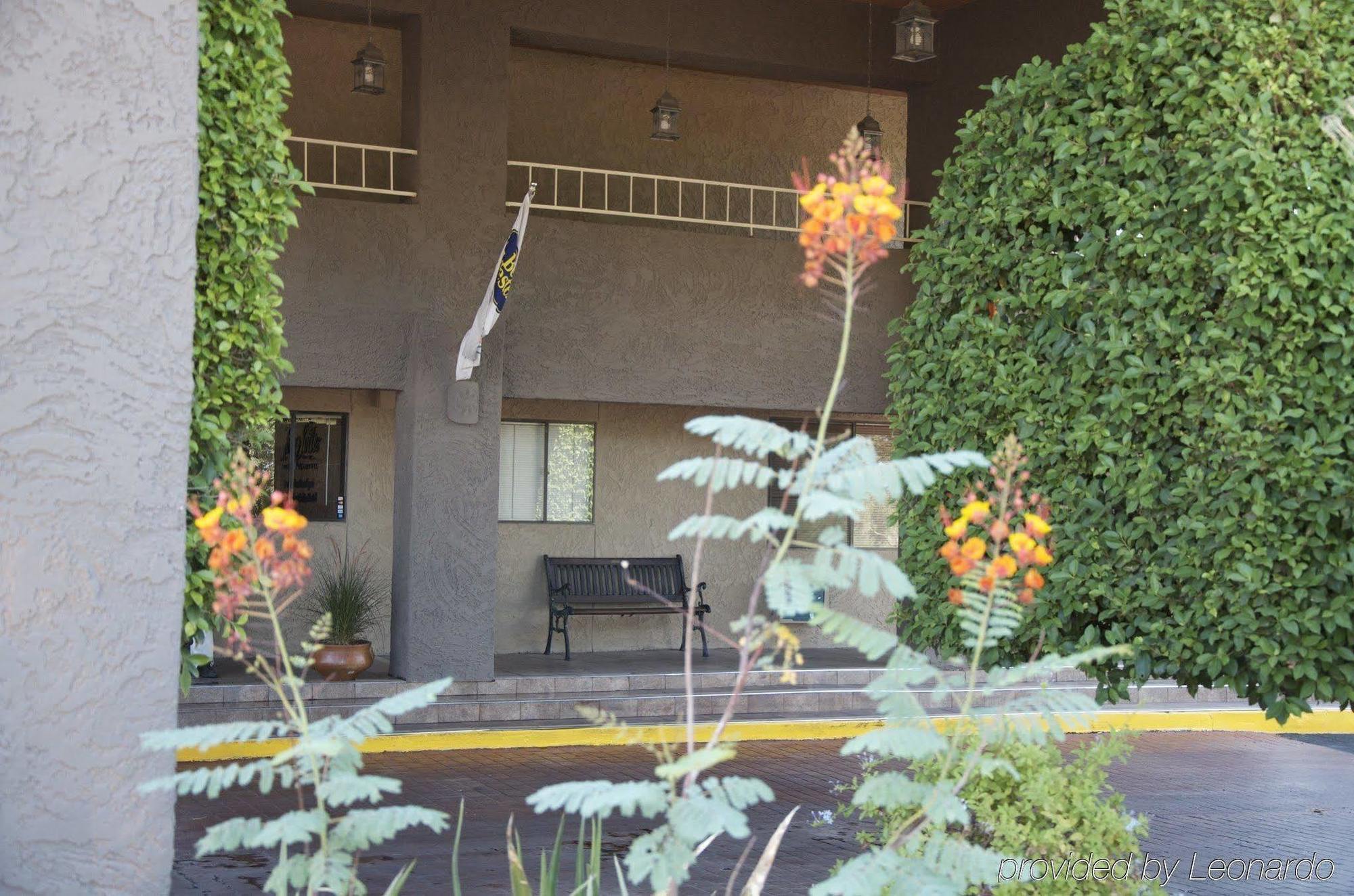 Best Western Innsuites Phoenix Hotel & Suites Экстерьер фото