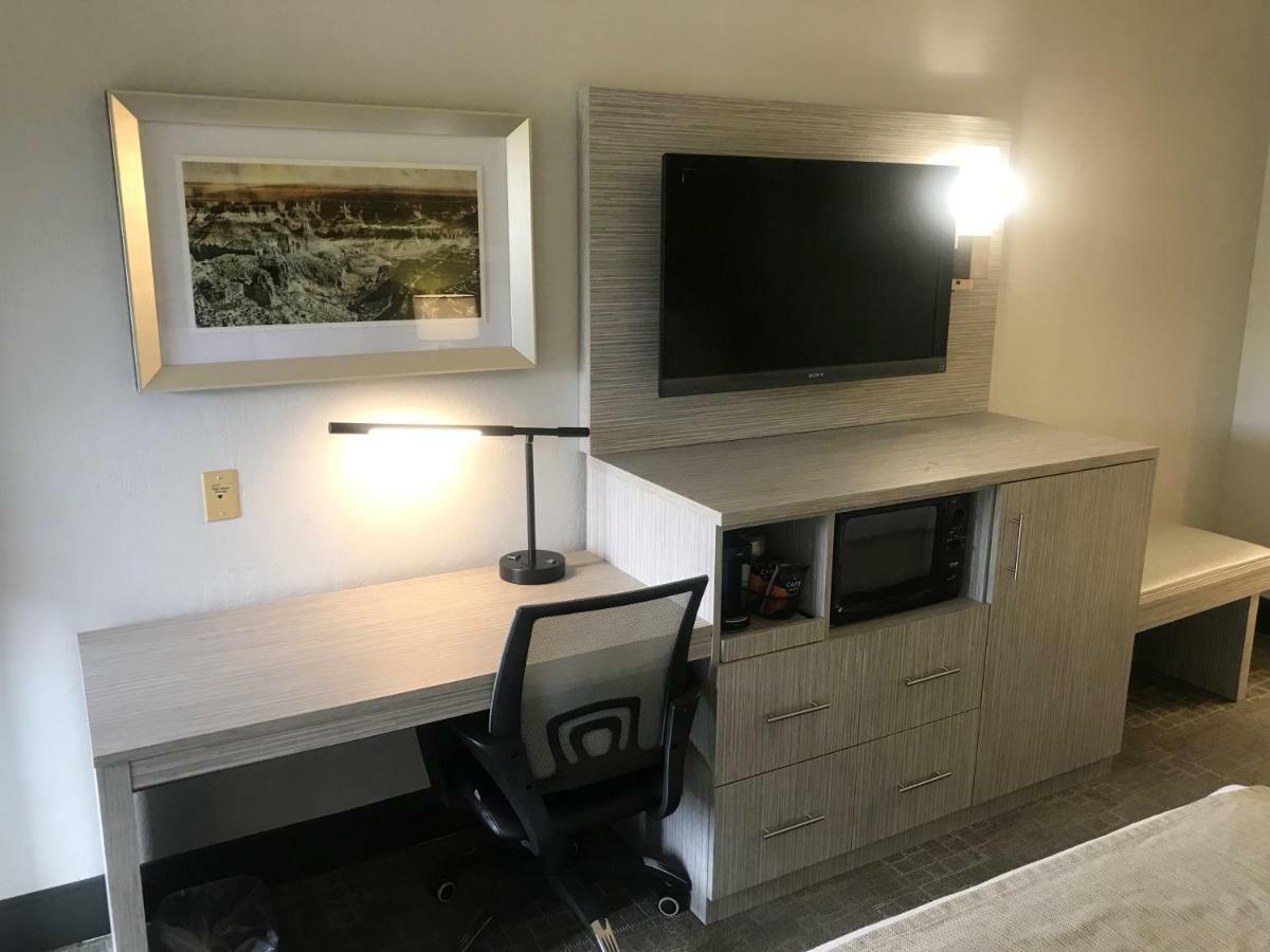 Best Western Innsuites Phoenix Hotel & Suites Экстерьер фото